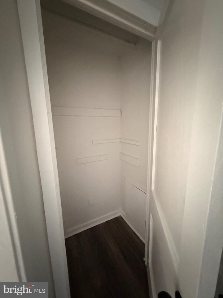 517 Bentley Ave #B - Photo 3 of 4