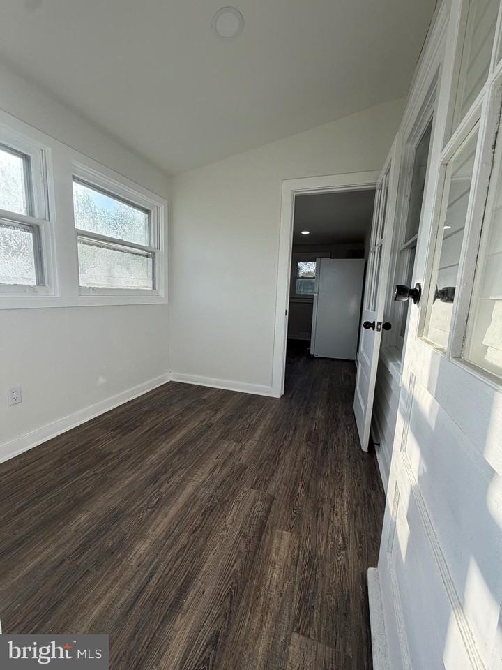 517 Bentley Ave #C - Photo 2 of 15