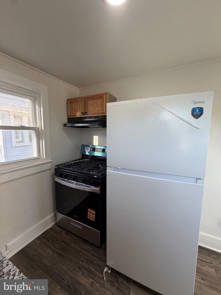 517 Bentley Ave #C - Photo 5 of 15