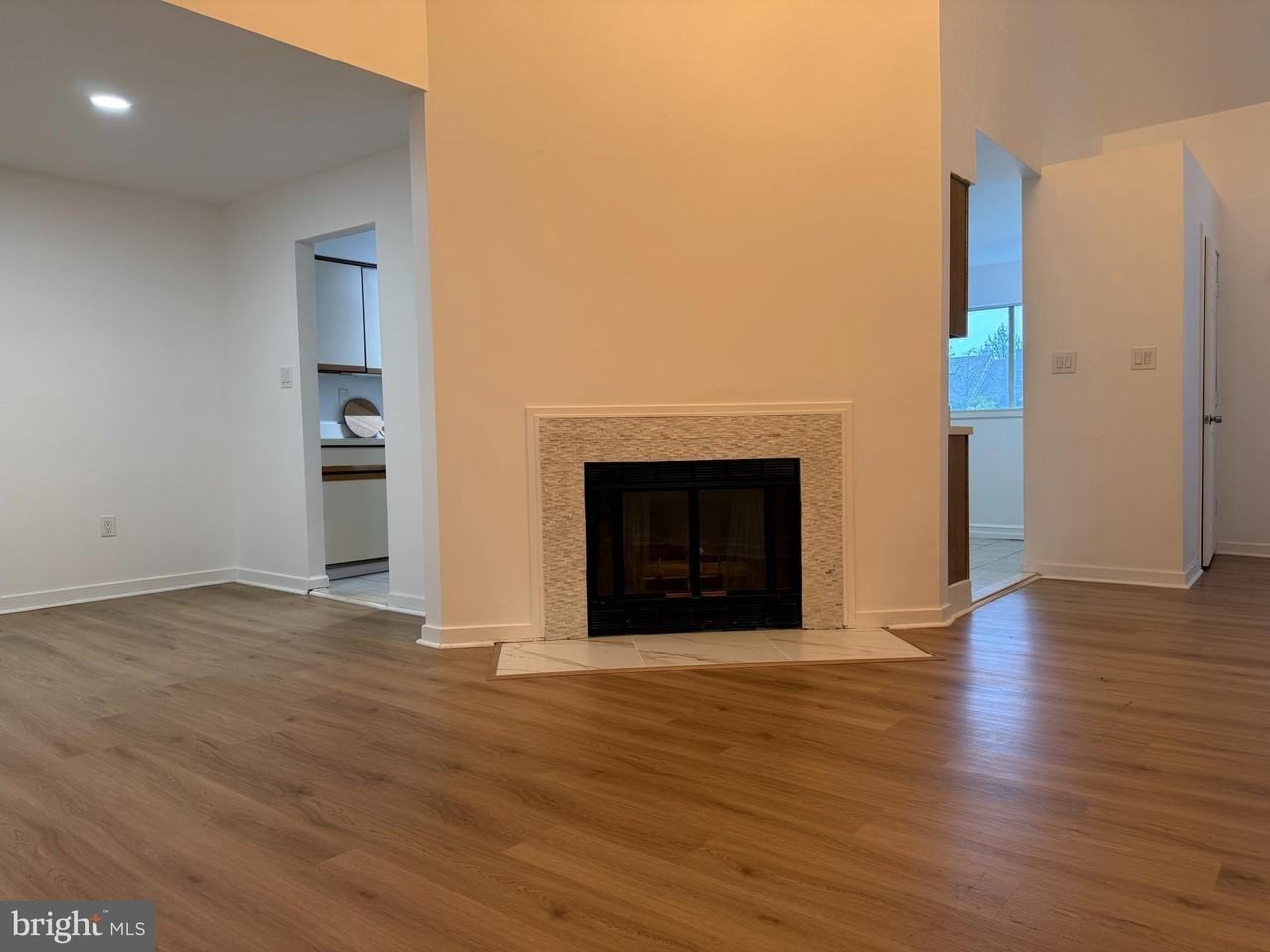 828 Chanticleer - Photo 7 of 25