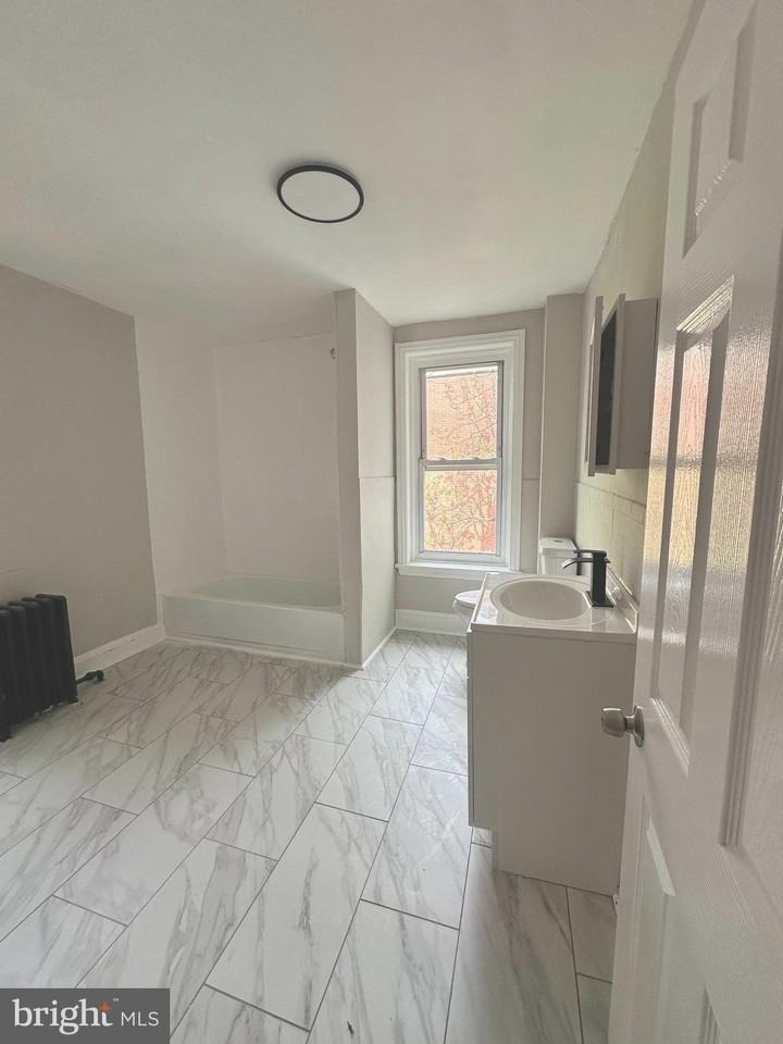 311 Calhoun St - Photo 5 of 9