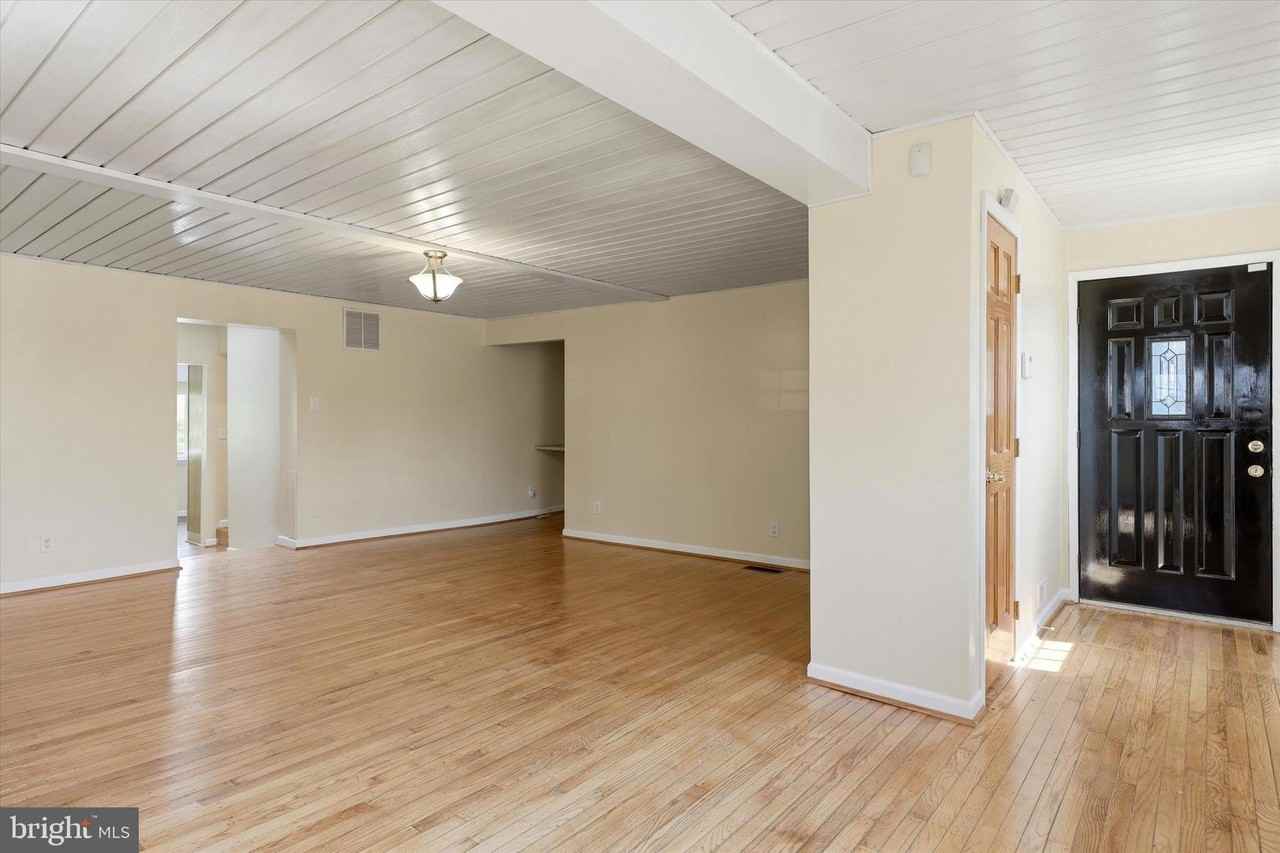 735 Newportville Rd - Photo 4 of 21