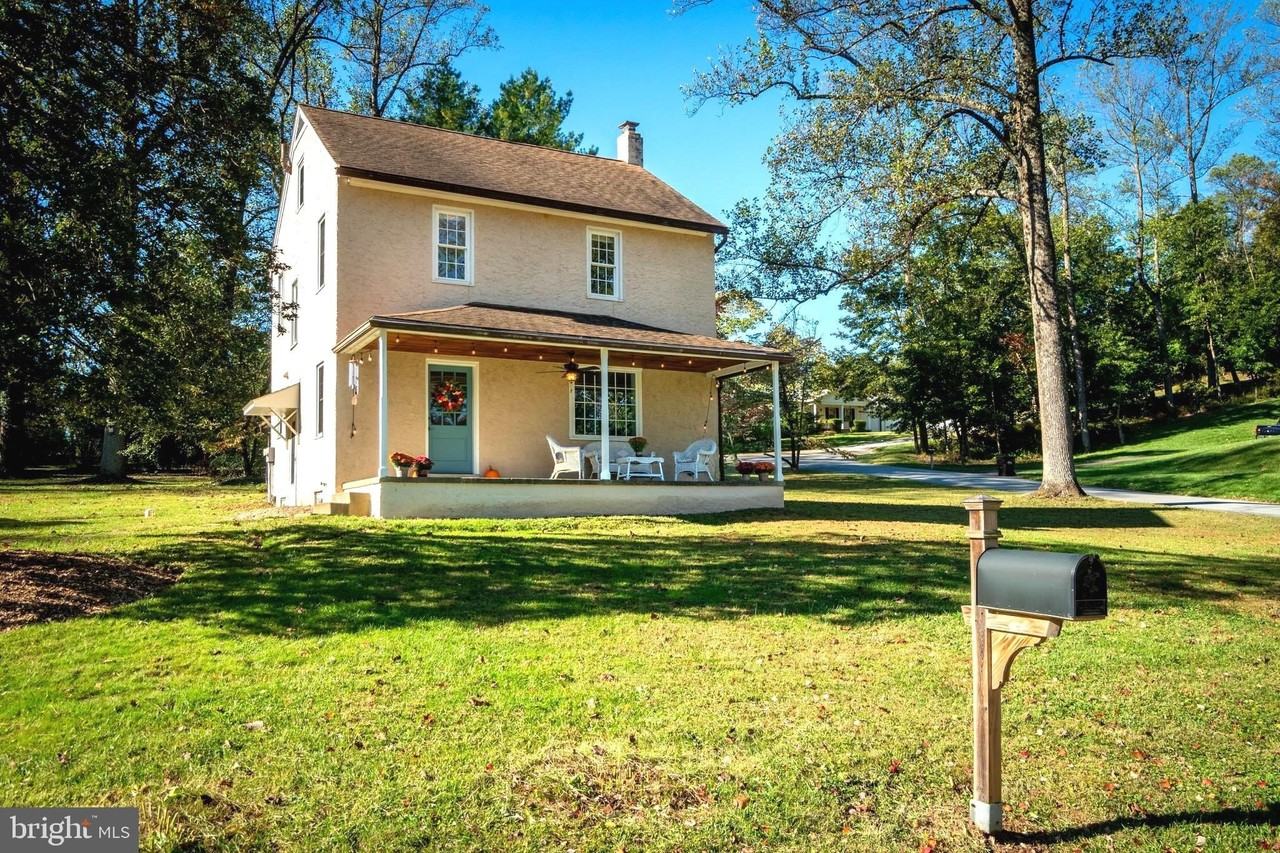 68 Dogwood Ter - Photo 3 of 32