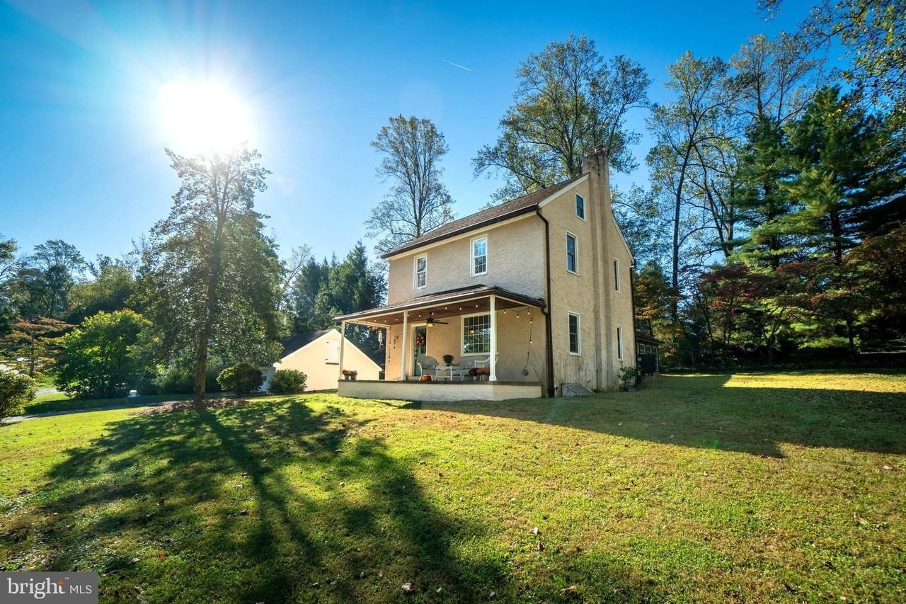 68 Dogwood Ter - Photo 4 of 32