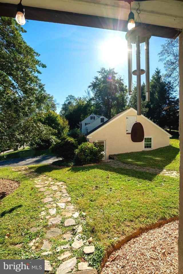 68 Dogwood Ter - Photo 5 of 32