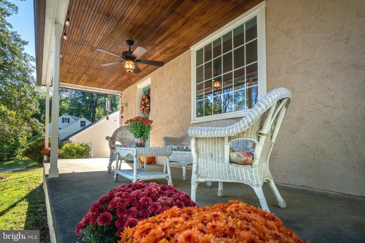 68 Dogwood Ter - Photo 7 of 32