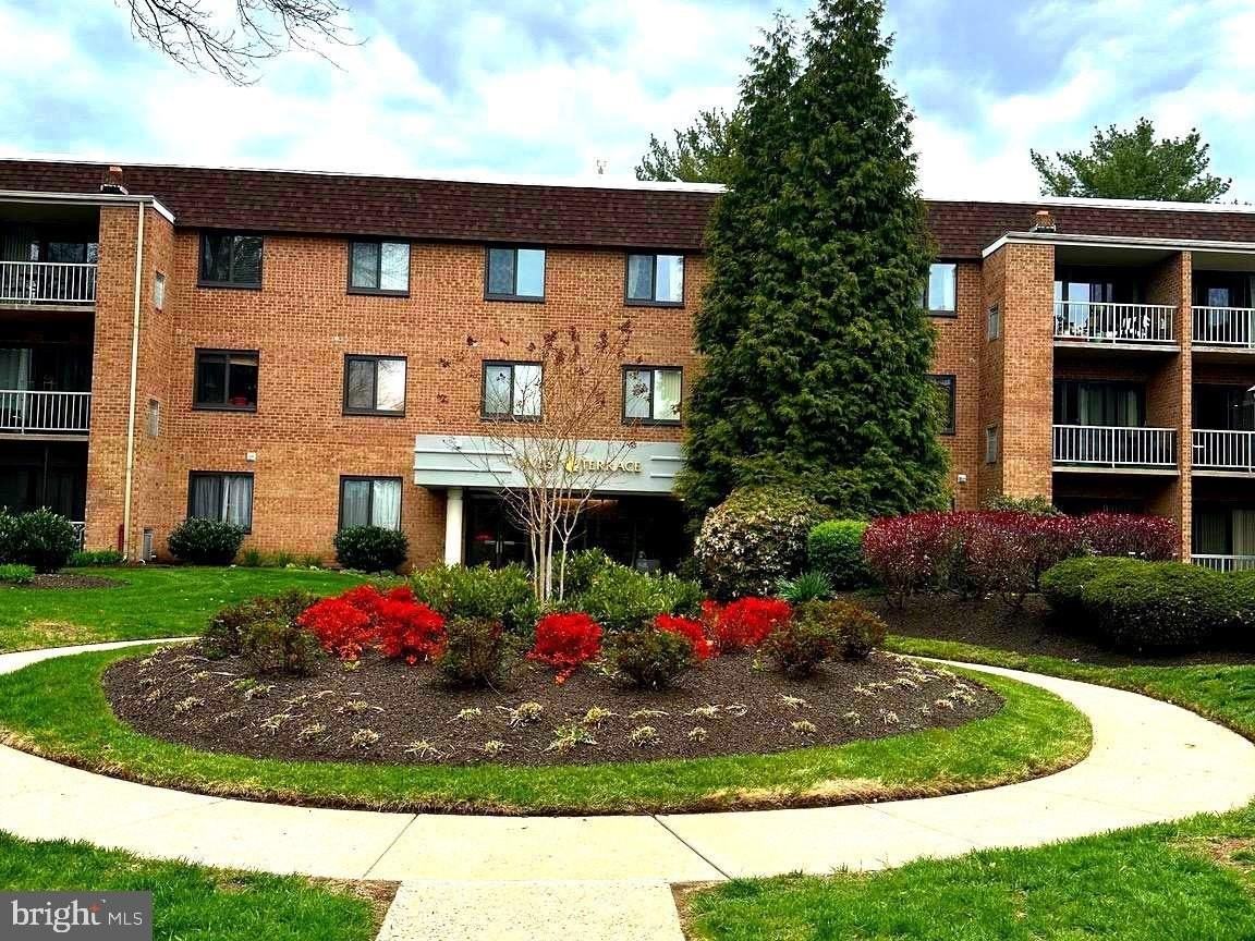 1640 Oakwood Dr #W214