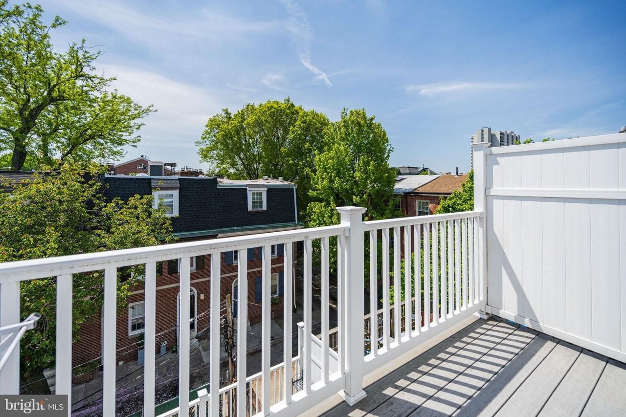 1116 Pine St #3R - Photo 7 of 10