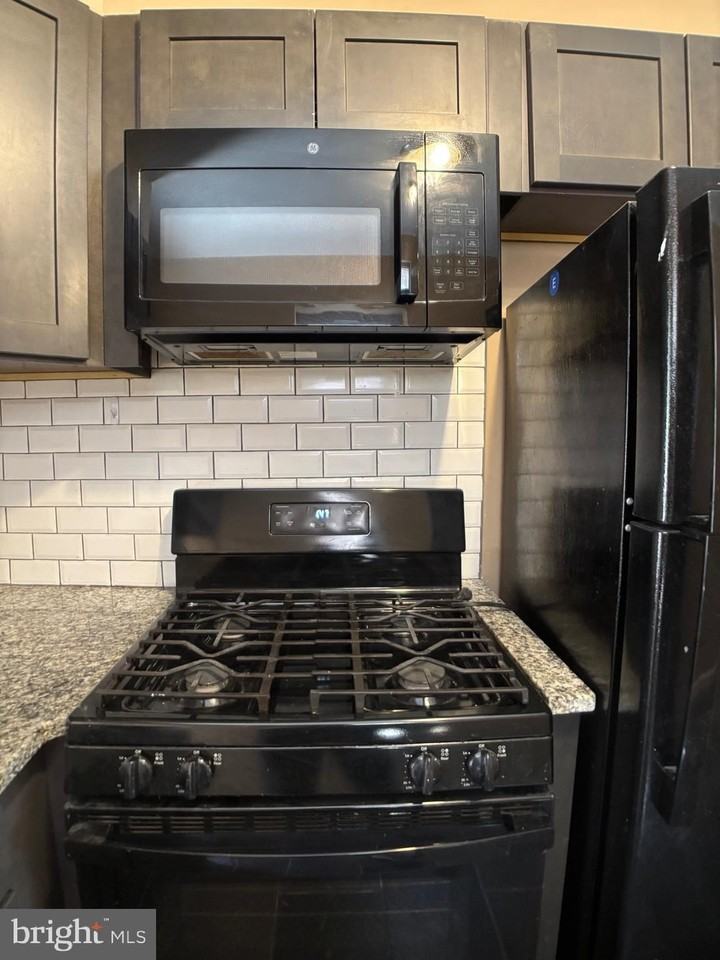 2054 E Ann St - Photo 5 of 22