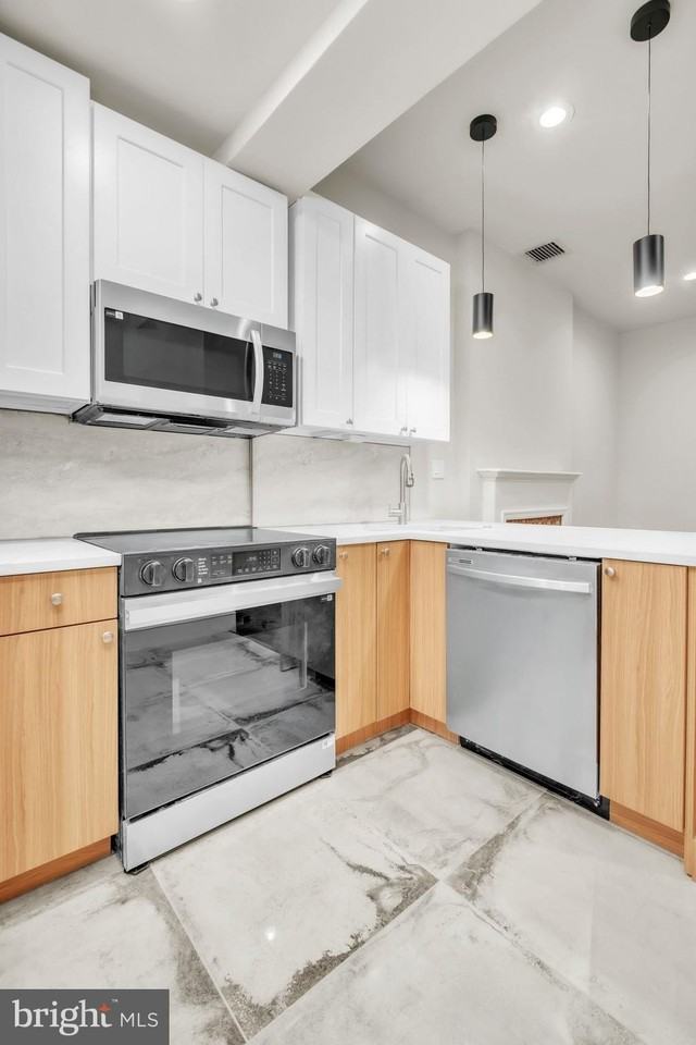 1823 S Broad St #1 - Photo 4 of 22