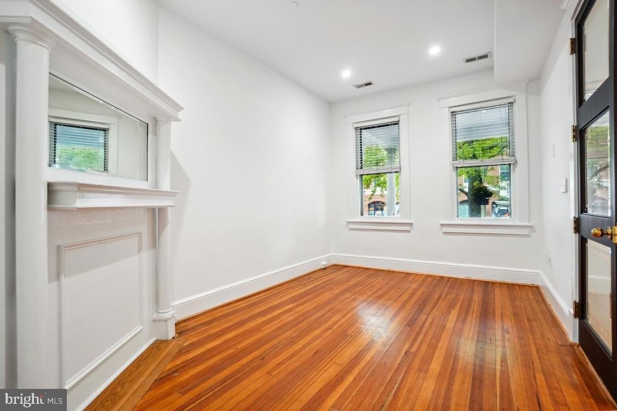 1411 King St #A - Photo 7 of 50