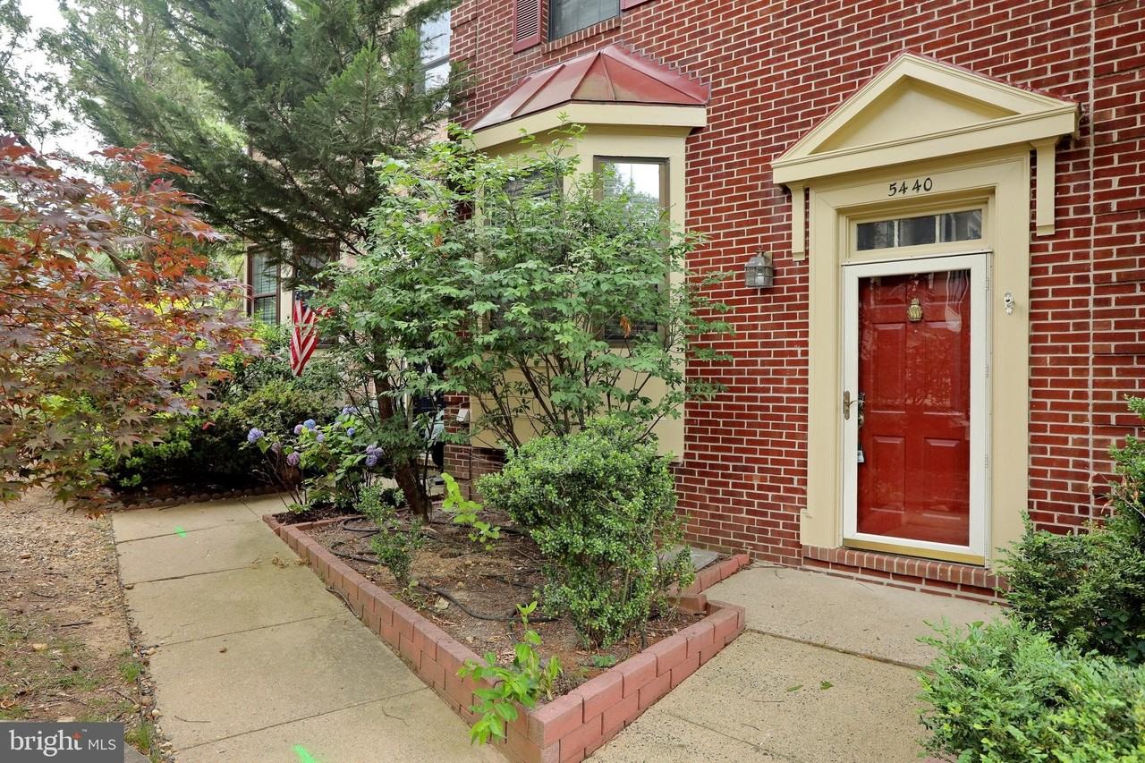 5440 Barrister Pl - Photo 3 of 50