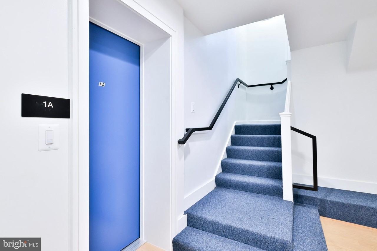 221 S Alfred St #1B - Photo 2 of 18