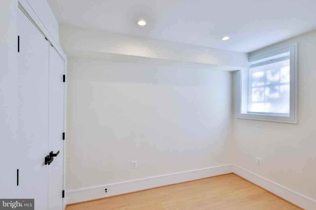 221 S Alfred St #1B - Photo 7 of 18