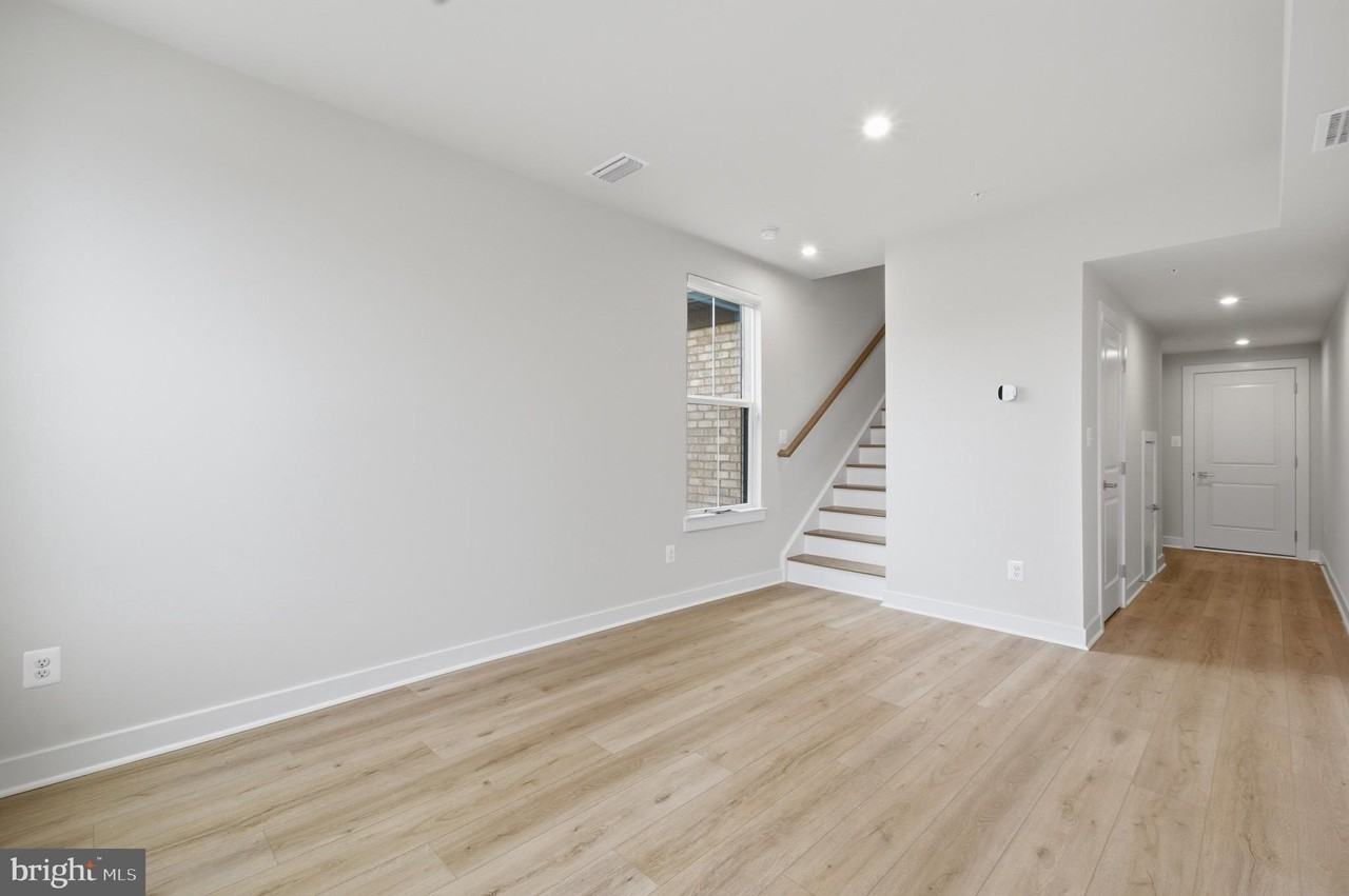 14421 Albemarle Point Pl - Photo 3 of 25