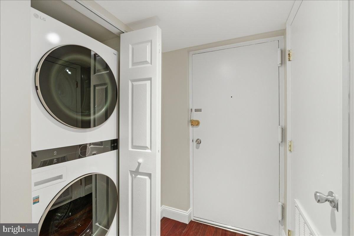 1425 Northgate Sq #1A - Photo 2 of 20