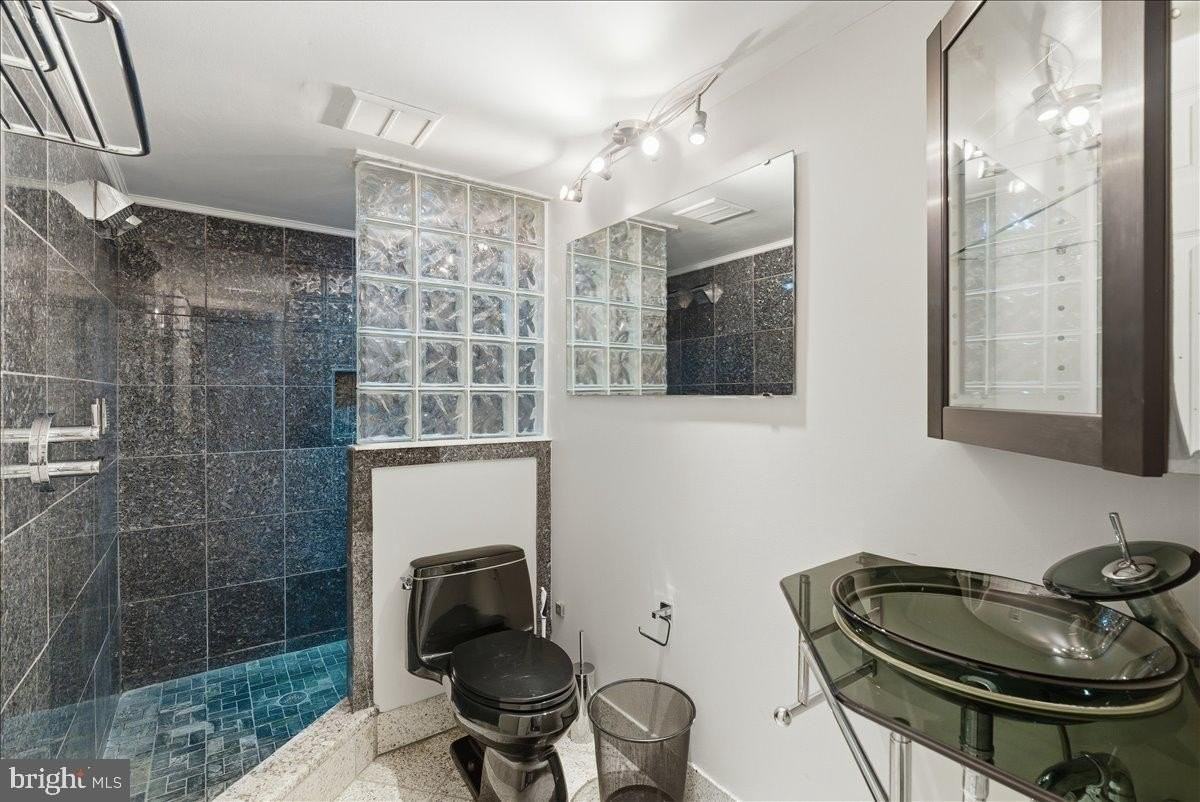 1425 Northgate Sq #1A - Photo 3 of 20