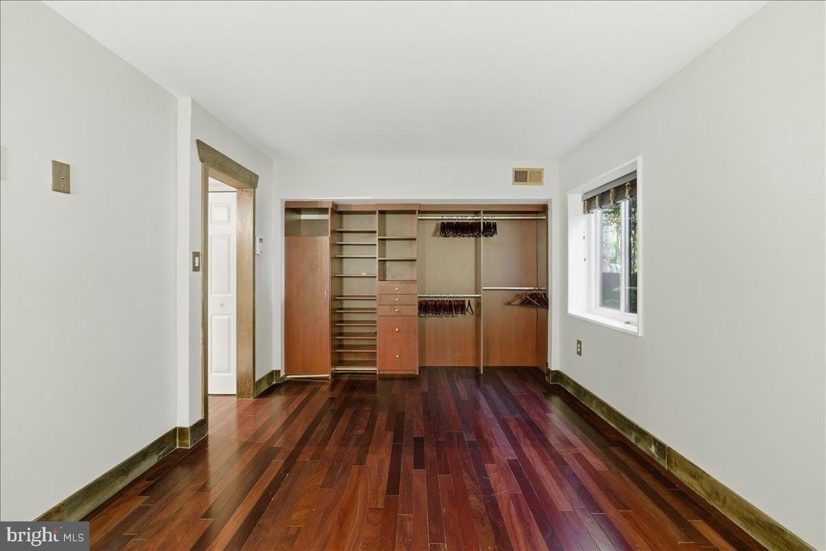 1425 Northgate Sq #1A - Photo 4 of 20