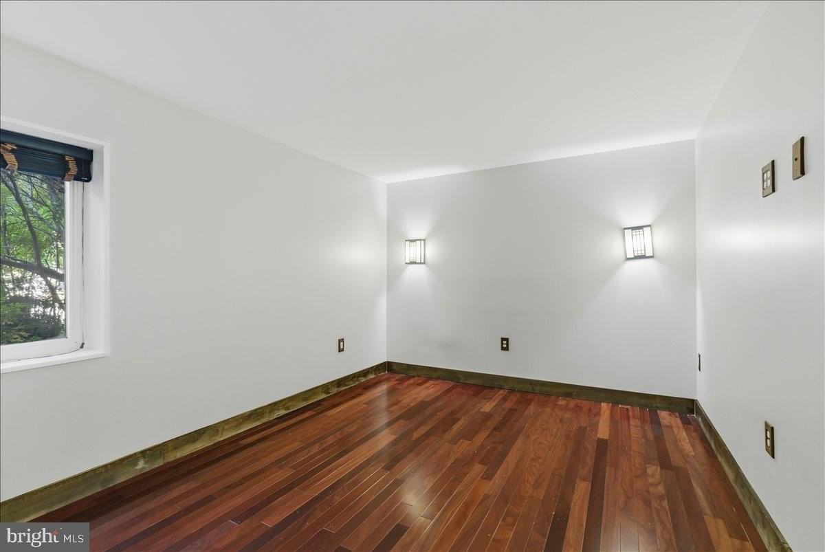 1425 Northgate Sq #1A - Photo 5 of 20