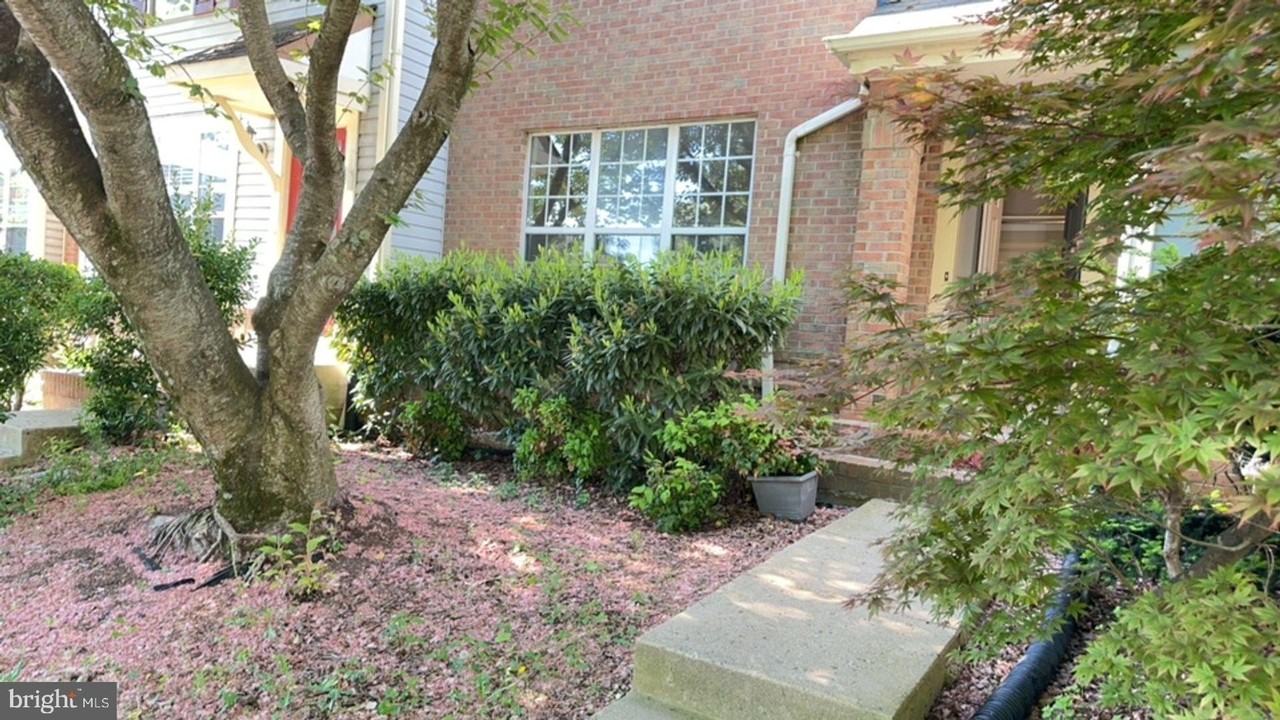 6504 Medinah Ln - Photo 2 of 21