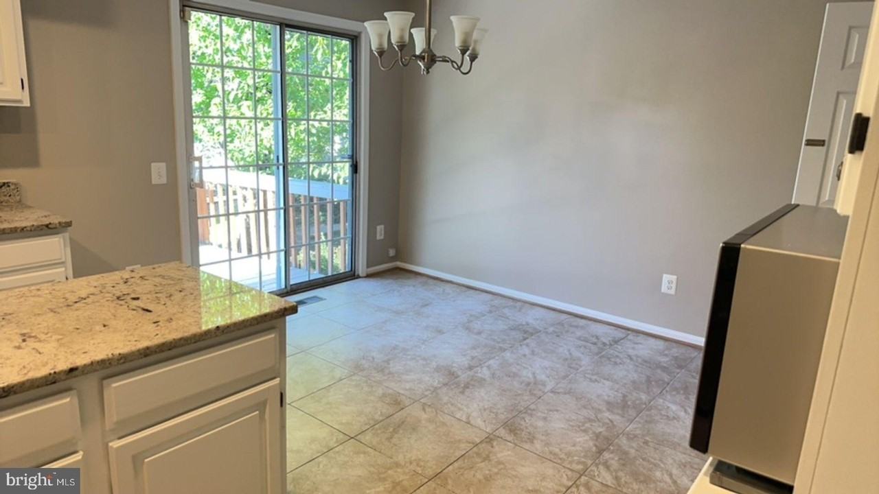 6504 Medinah Ln - Photo 5 of 21