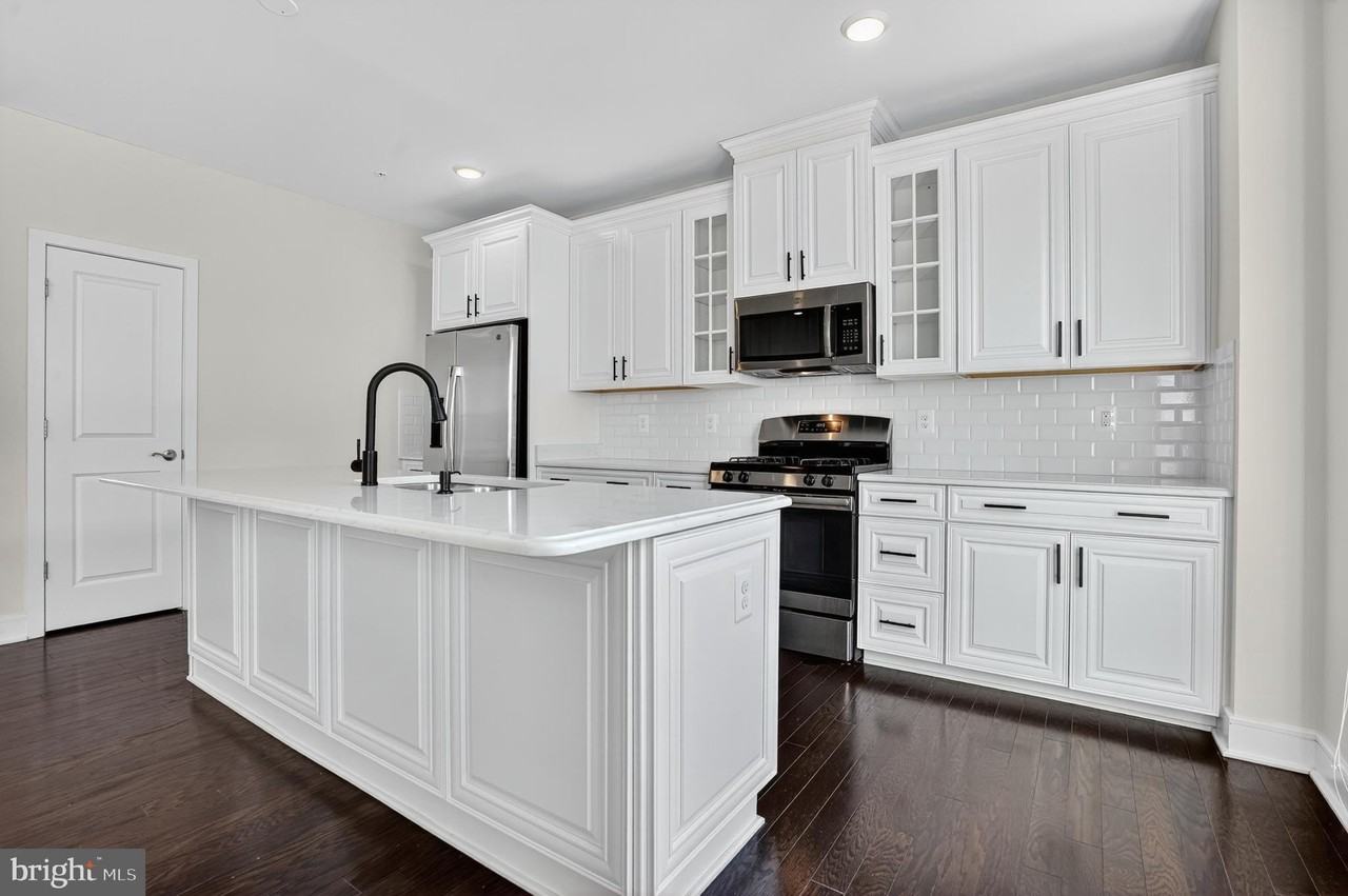 41956 Pickwick Mill Ter - Photo 4 of 43