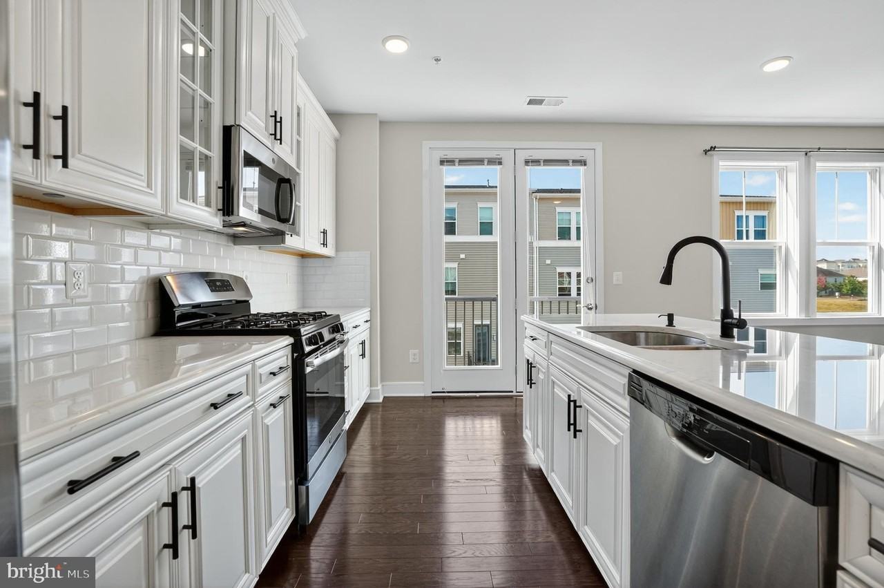 41956 Pickwick Mill Ter - Photo 5 of 43