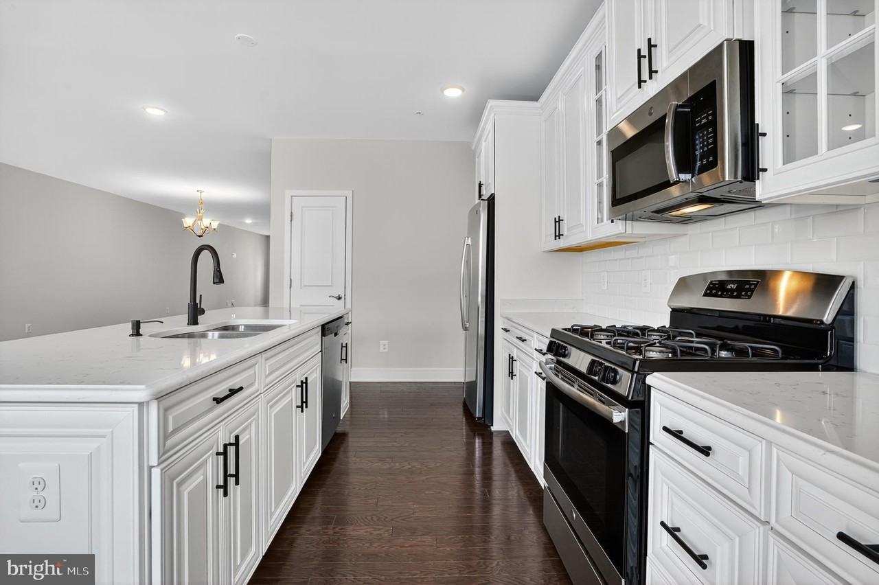 41956 Pickwick Mill Ter - Photo 6 of 43