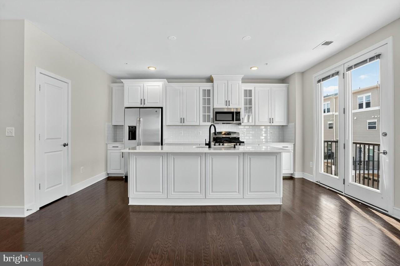 41956 Pickwick Mill Ter - Photo 7 of 43