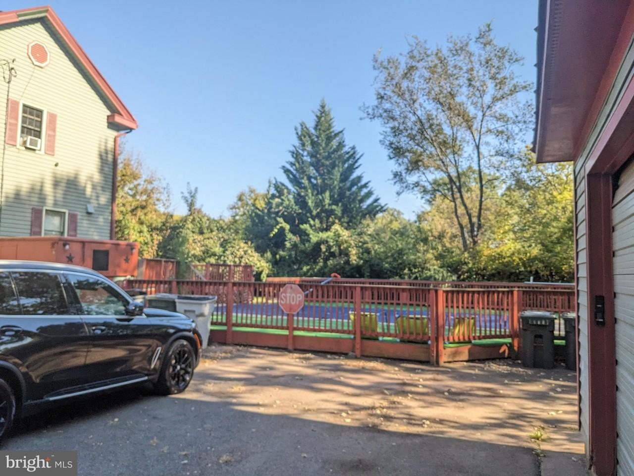 9014 Sudley Rd - Photo 3 of 34