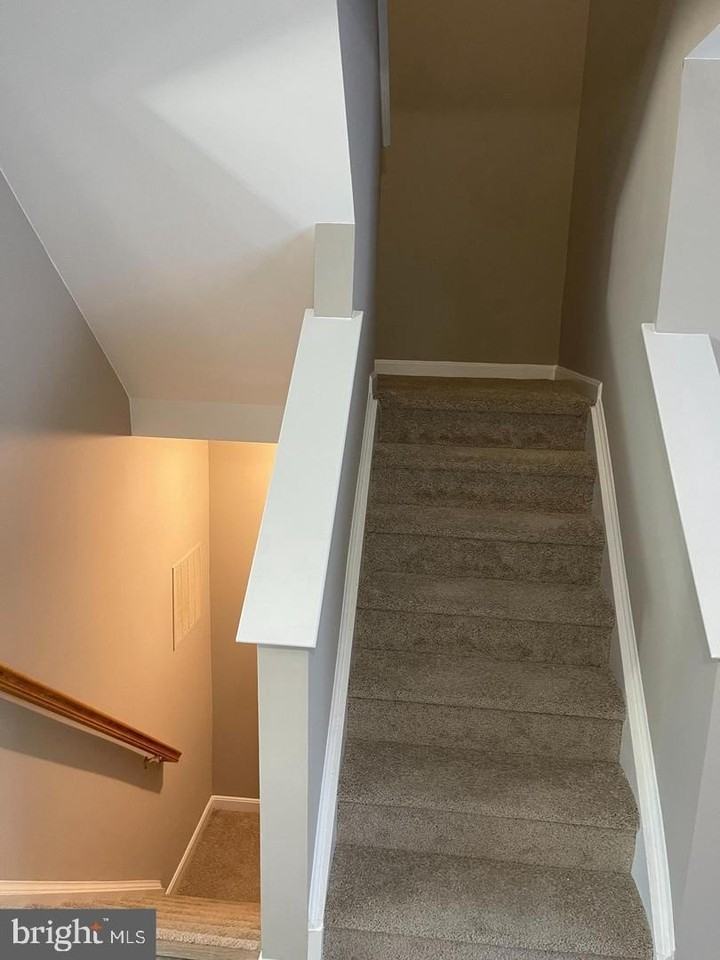 16933 Toms River Loop - Photo 2 of 14