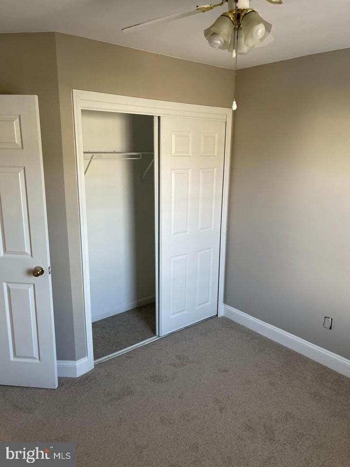 16933 Toms River Loop - Photo 7 of 14