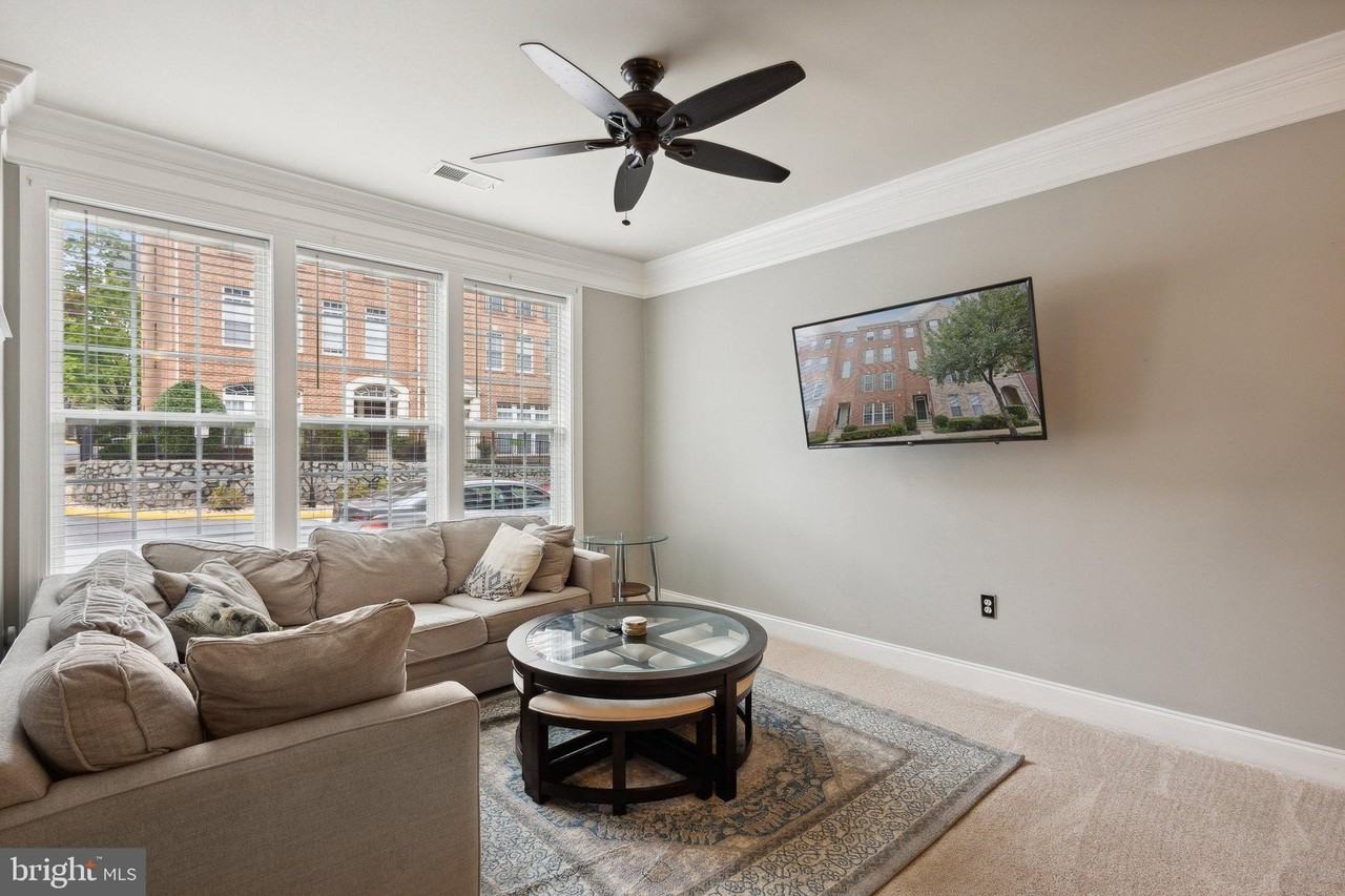 15211 Lancashire Dr #364 - Photo 5 of 40