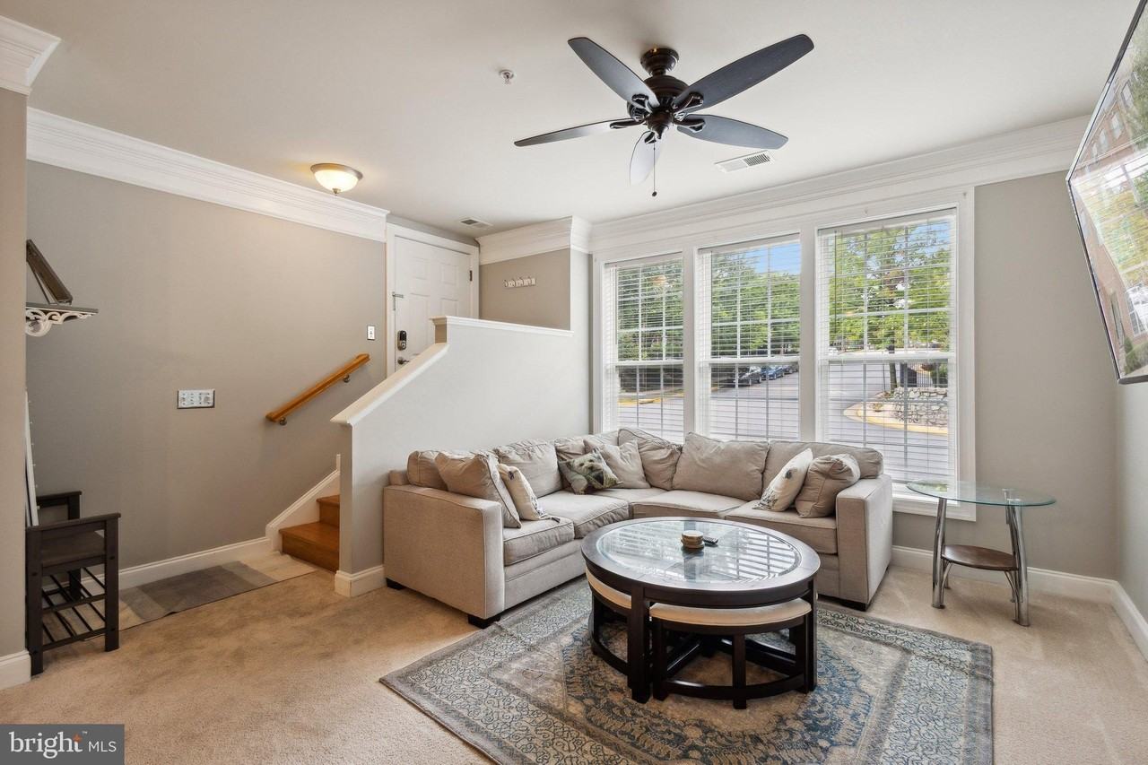 15211 Lancashire Dr #364 - Photo 6 of 40