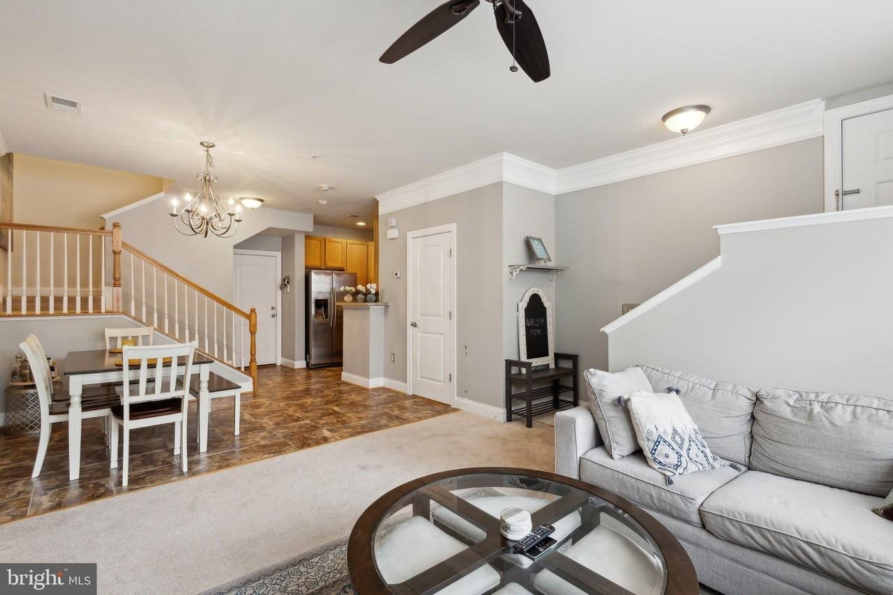 15211 Lancashire Dr #364 - Photo 7 of 40