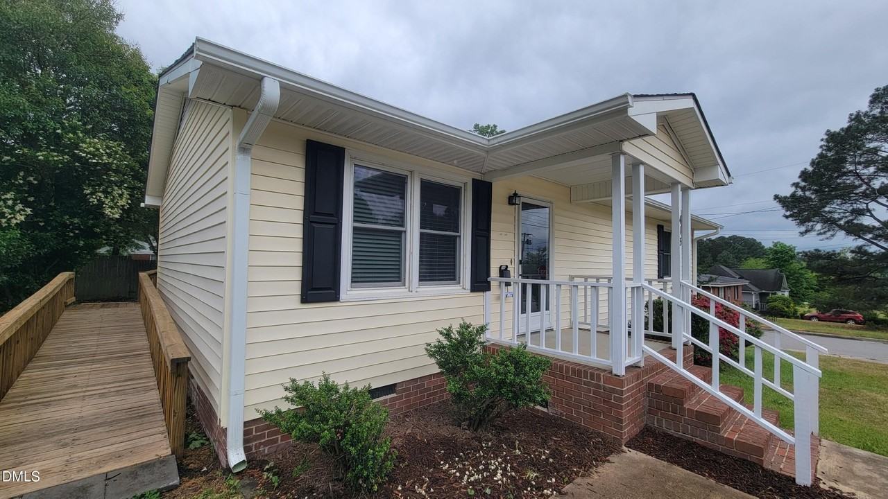 415 S Fayetteville St - Photo 2 of 20