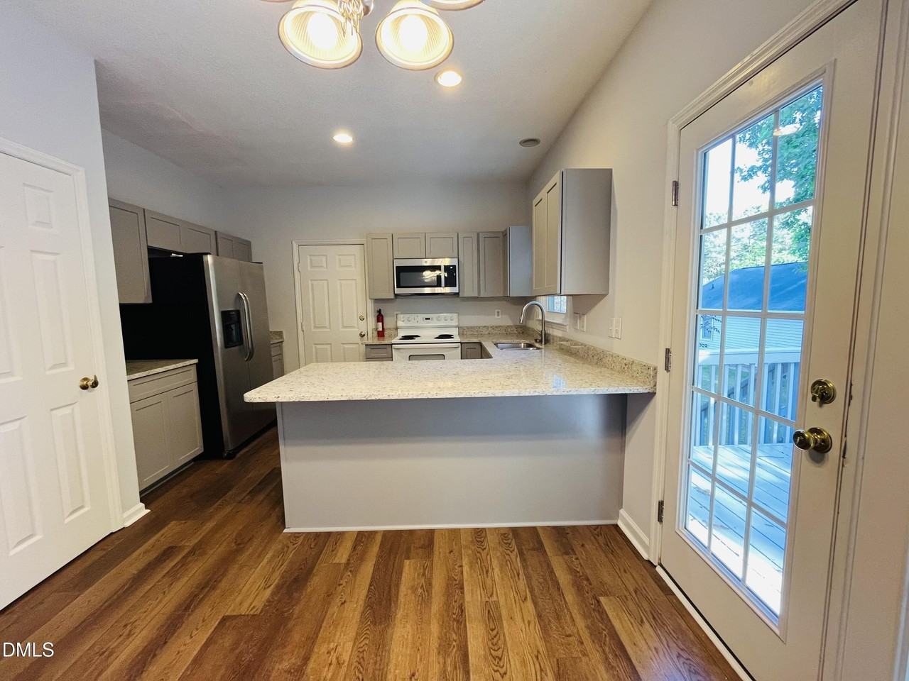 504 Quest Ridge Dr - Photo 5 of 15