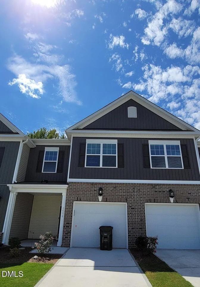 1036 Brightskies St - Photo 2 of 9