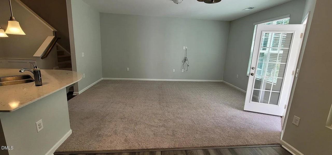 1036 Brightskies St - Photo 5 of 9