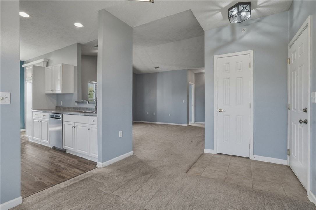 217 Stockton Rdg - Photo 5 of 40