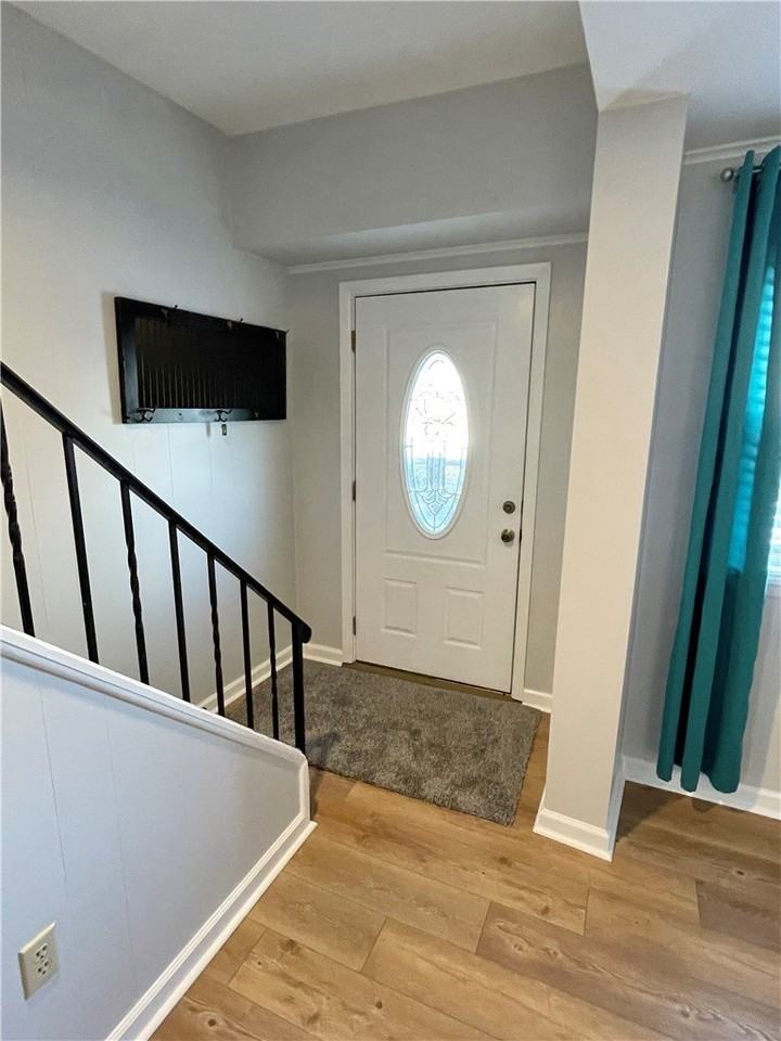 900 Perry Hwy - Photo 4 of 27