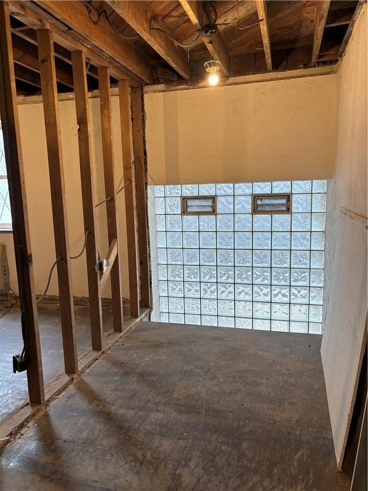 4825 Butler St - Photo 6 of 19