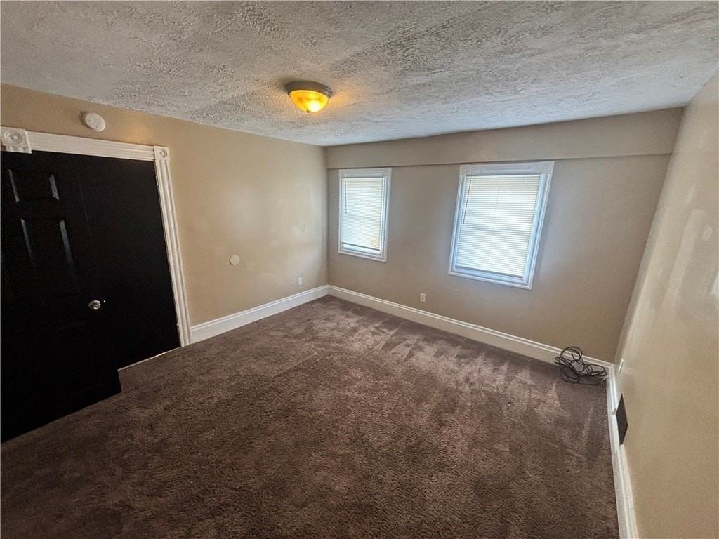 527 Stokes Ave - Photo 3 of 23