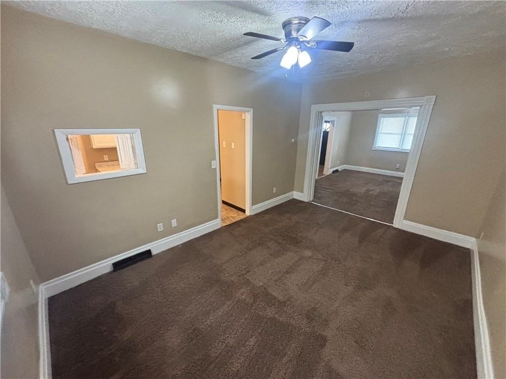 527 Stokes Ave - Photo 5 of 23