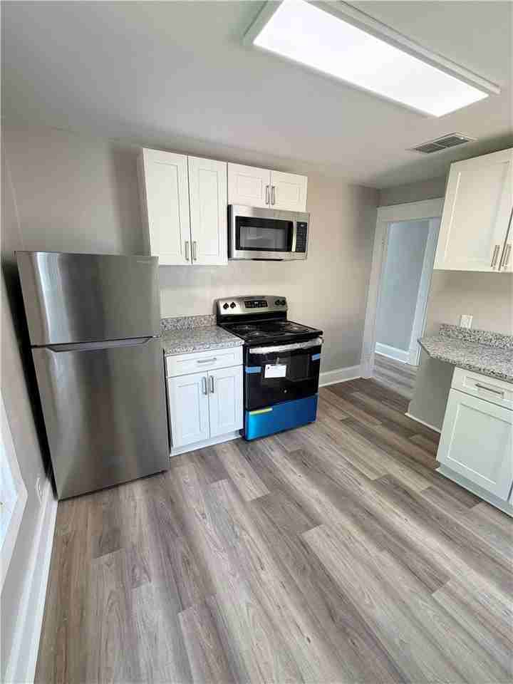 422 Glen Ave #2 - Photo 7 of 21