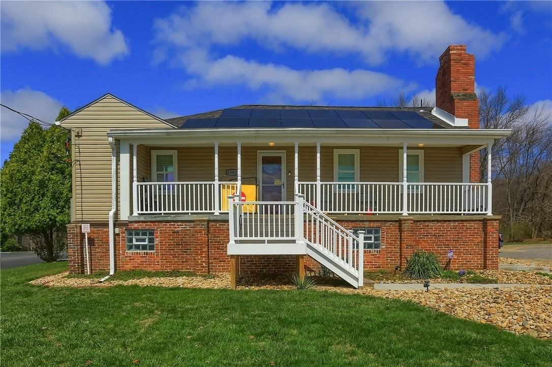 2501 Wildwood Rd - Photo 2 of 21