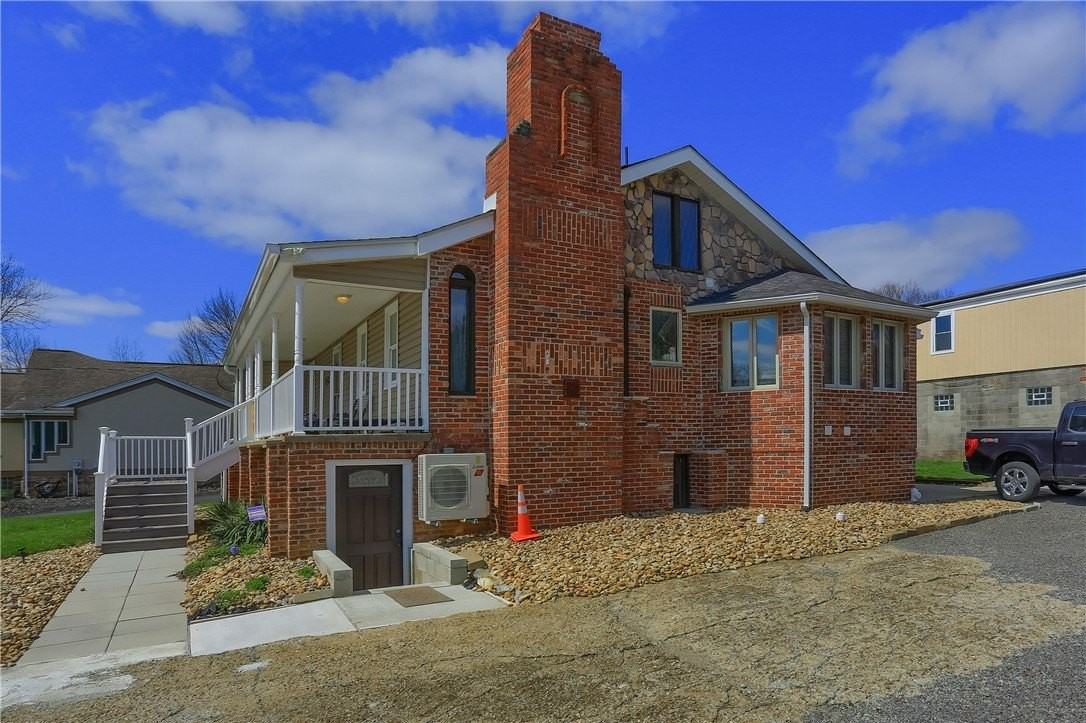 2501 Wildwood Rd - Photo 3 of 21