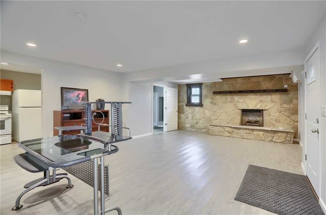 2501 Wildwood Rd - Photo 5 of 21