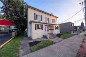 featured image of 427 Adams St #3