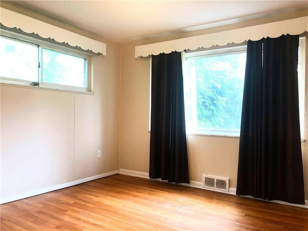 10135 Pearl Rd - Photo 3 of 7